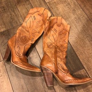 bcbg western boots
